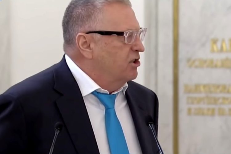 Владимир Жириновский считает, что открывать зарубежные курорты рано