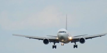 Что могло стать причиной выкатывания за пределы ВПП самолета в Симферополе?
