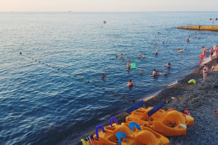 новость 05-07-2021 В Сочи появится пляж для привитых туристов