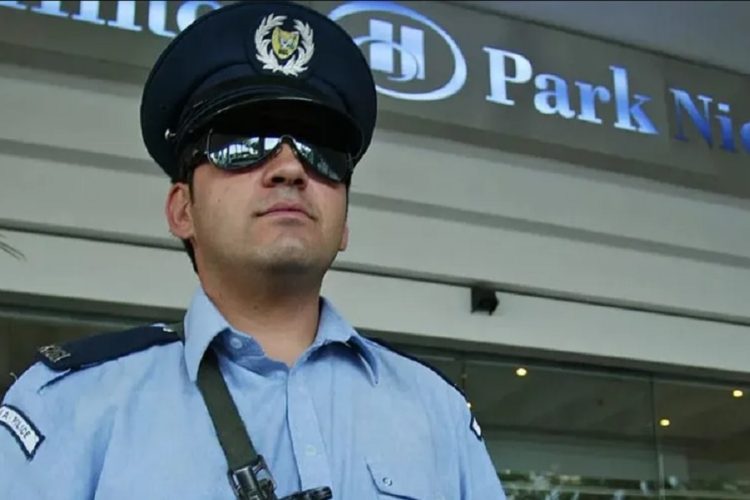 новость 30-07-2021Россиян на Кипре оштрафовали за нарушение масочного режима на 52 тысячи рублей