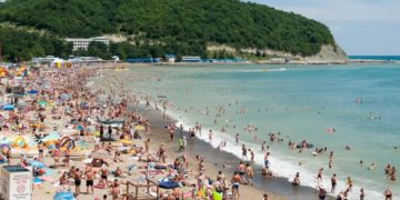 новость 21-07-2021 Чем обусловлен массовый отток туристов с черноморских курортов?