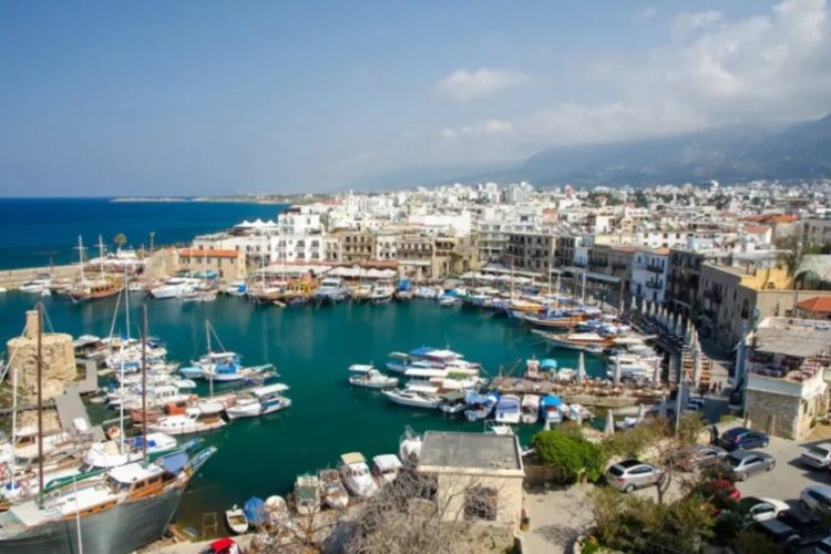 новость 17-07-2021 Жесткие ковидные ограничения на Кипре: жители завидуют туристам