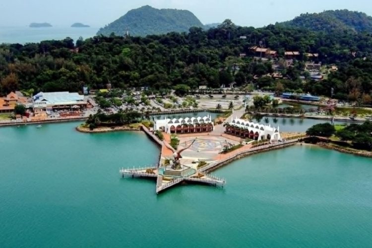 новость 21-07-2021 Малайзия открывает для привитых туристов остров Лангкави