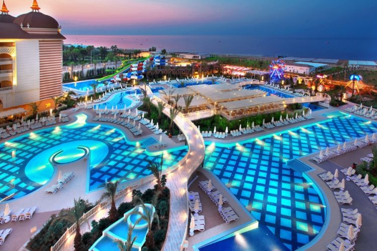 новость 12-07-2021 Заполняемость турецких отелей достигла 100%