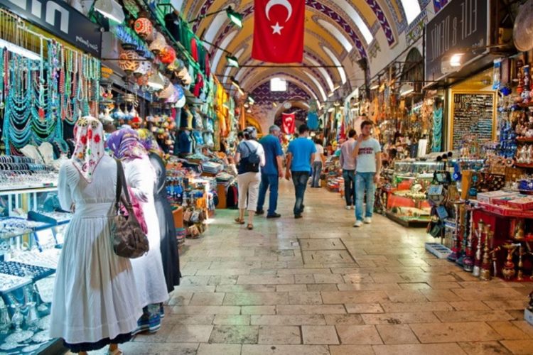 новость 21-07-2021 В Турции жалуются на отсутствие денег у российских туристов