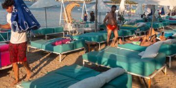 новость 26-07-2021 За один месяц заболеваемость covid в Анталии выросла на 100%