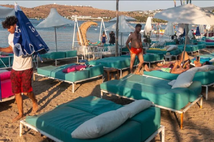 новость 26-07-2021 За один месяц заболеваемость covid в Анталии выросла на 100%