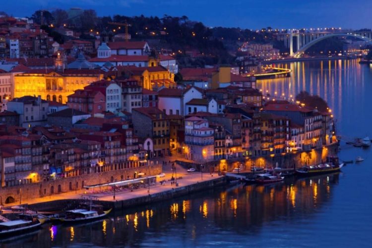 новость 06-07-2021 Португальские власти решили вернуться к комендантскому часу