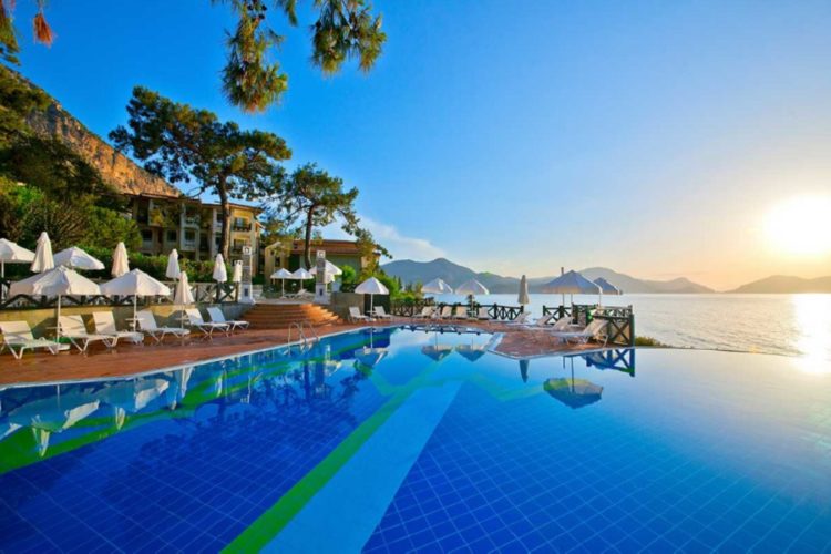 новость 20-07-2021 Отели большинства турецких курортов закрыли продажи