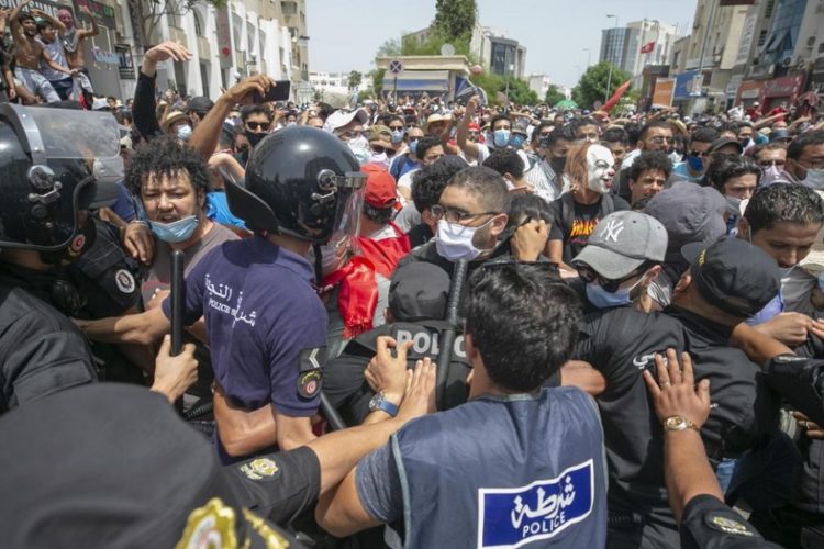 новость 27-07-2021 Протесты, прошедшие в городах Туниса, не затронули туристов