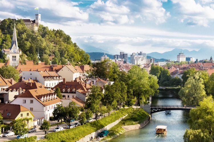 новость 15-07-2021 Словения отменила карантин для привитых туристов