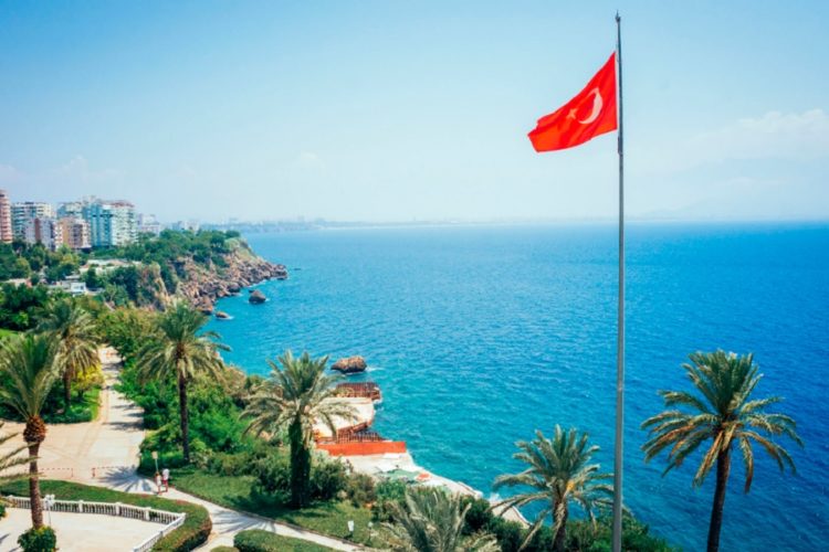 новость 25-07-2021 Спрос на туры в Анталью из городов РФ снова сокращается