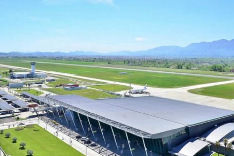 новость 30-07-2021Уральские авиалинии выполнили первый рейс из Екатеринбурга в Албанию