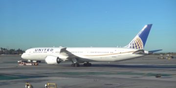Американские авиакомпании будут возвращать пассажирам сборы за багаж