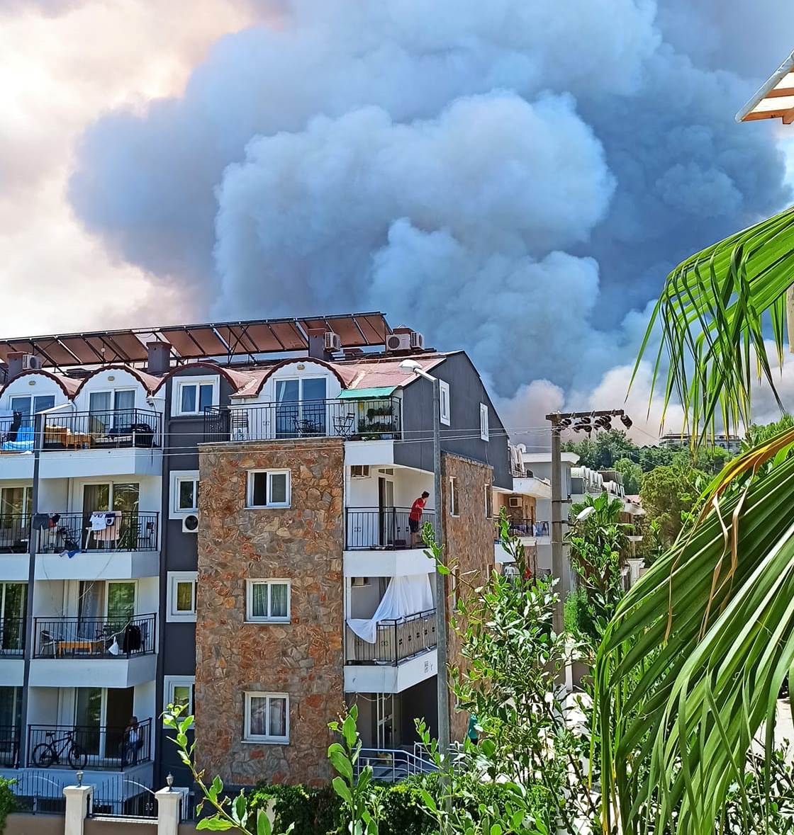 Бочки на крышах домов в турции