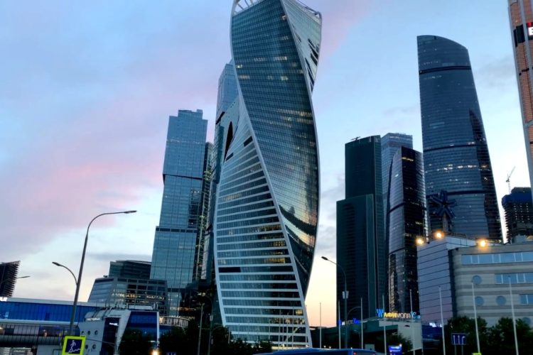 Некоторые мероприятия в Москве будут проводить в новом формате