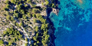 Туристы массово заразились коронавирусом после посещения острова Майорка