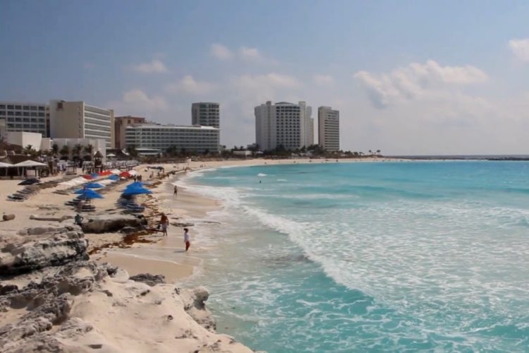 Турист умер загадочной смертью в отеле, отмечая годовщину свадьбы