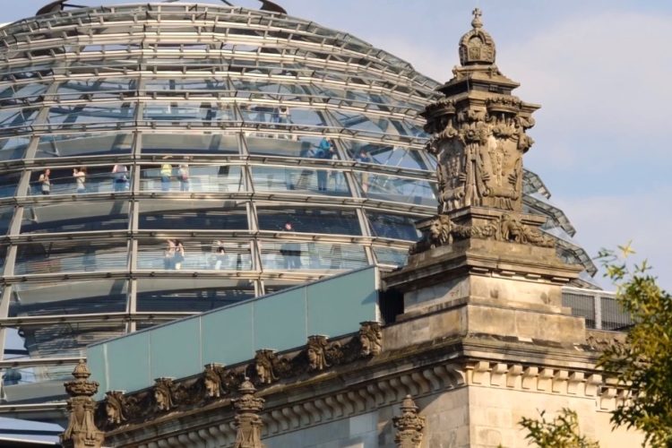 Германия может отменить все карантинные ограничения в августе