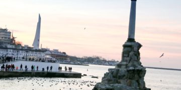 В Севастополе смогут заселять в отели невакцинированных постояльцев