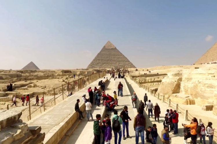 Курорты Египта полны туристов, но не российских