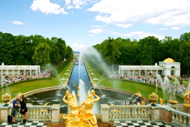 Иностранцы готовы ехать на отдых в Санкт-Петербург