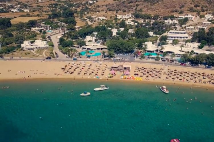 Греция смягчила правила приема туристов из 5 государств