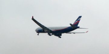 Экипажи авиакомпаний просят одобрить в РФ иностранные вакцины от ковида