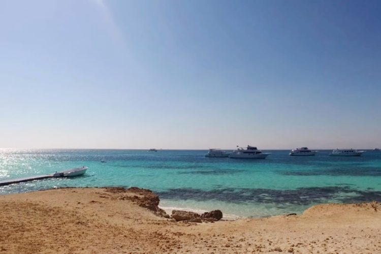 Эмираты надеются отправить низкобюджетных россиян в Египет