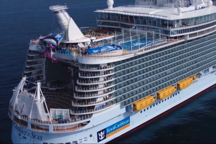 Бизнес возмущен банкротством крупного игрока круизных путешествий