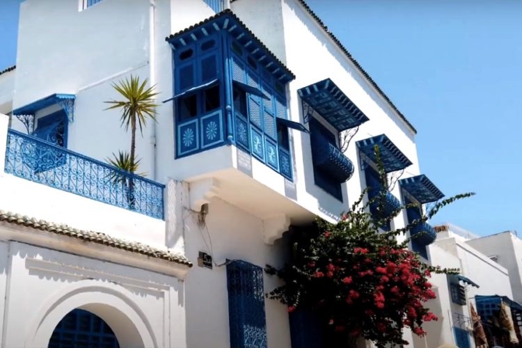 В Тунисе ввели запрет на перемещение людей и транспортных средств