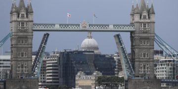 Великобритании предложили оплачивать ПЦР-тесты вместо туристов