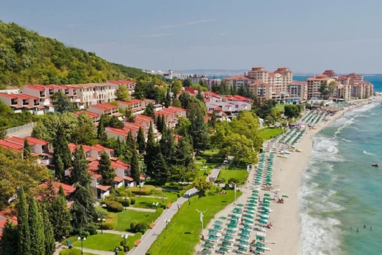 новость 11-08-2021Три страны, ослабившие условия въезда для россиян, забили тревогу