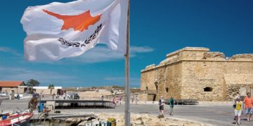 новость 01-08-2021 Дополнительная сдачу теста на коронавирус потребуется от туристов по прилете на Кипр