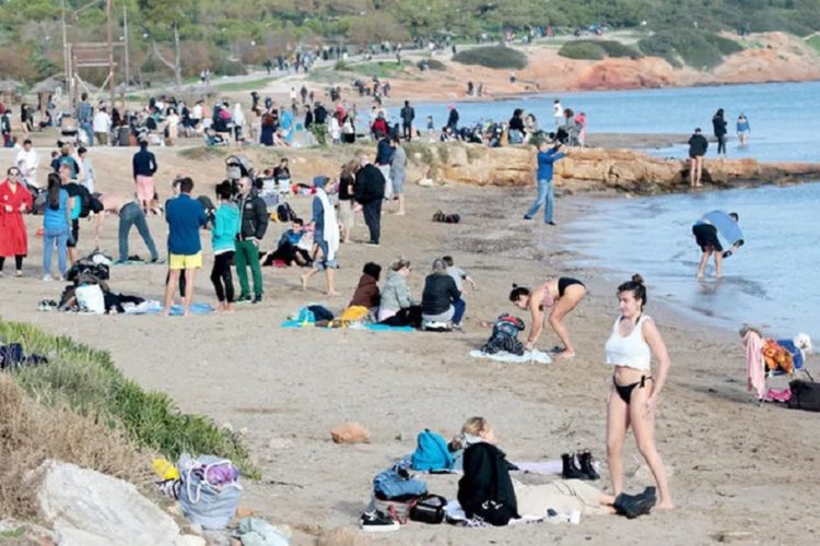 новость 10-08-2021 Экстремальная жара в Греции. Как с ней борются туристы?