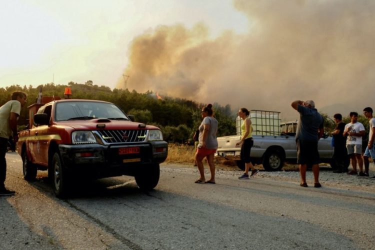 новость 03-08-2021 Тревожные новости приходят из Греции: горят леса Родоса