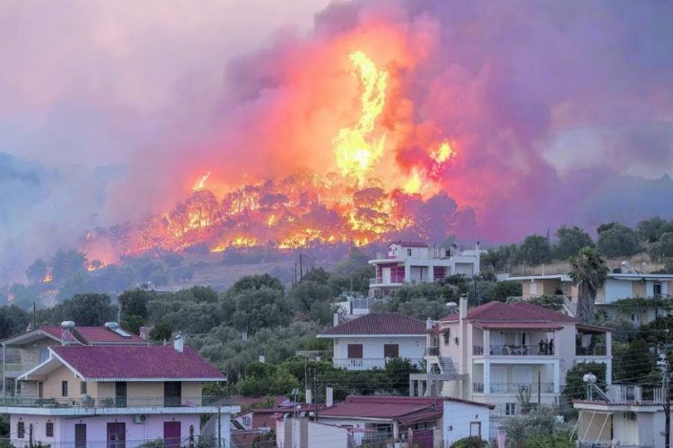 новость 06-08-2021 На полуострове Пелопоннес продолжают полыхать пожары