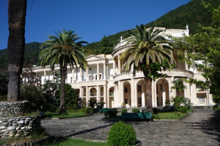 новость 04-08-2021 В каких странах у россиян не потребуют результатов тестирования?