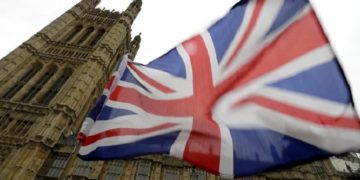новость 03-08-2021 Непривитым туристам запретят выезжать из Великобритании