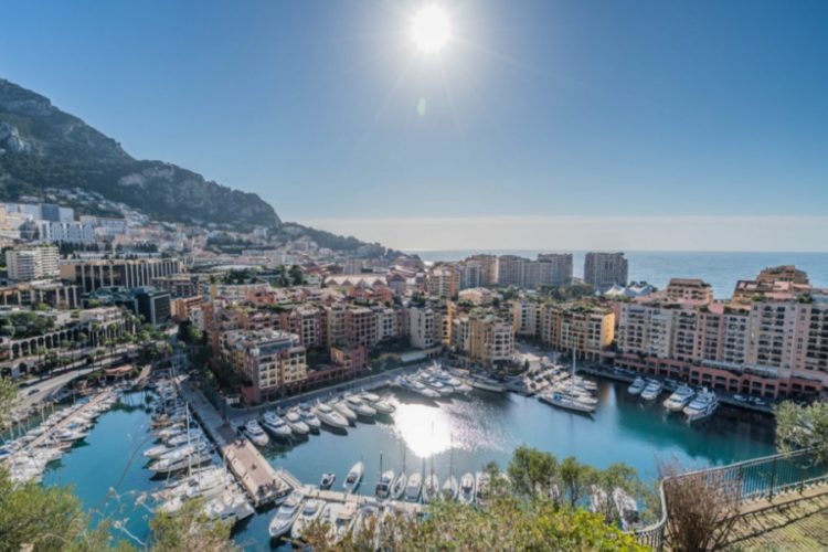 новость 08-08-2021 Санитарный пропуск потребуется для посещения общественных мест в Монако