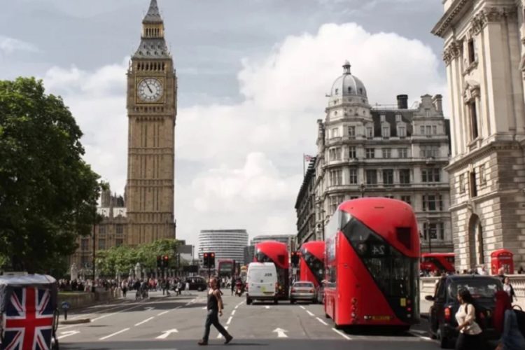 новость 20-08-2021 Не ревакцинированных туристов по прилете в Великобританию ждет карантин