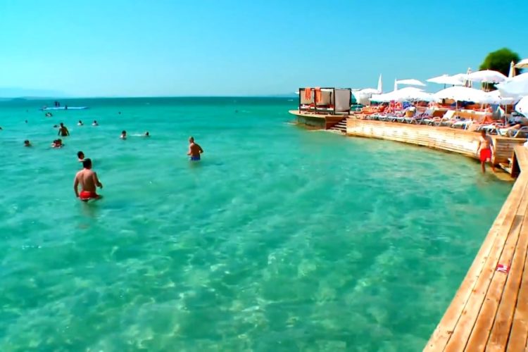 Эксперт назвал реальные цены на отдых за границей в бархатный сезон