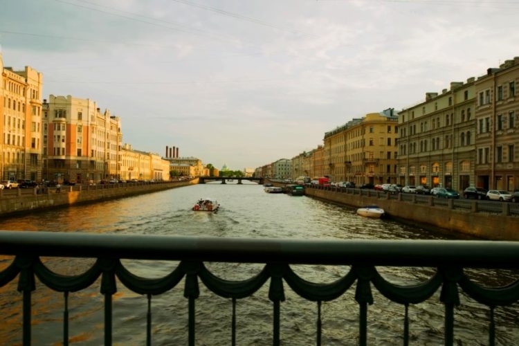 В Санкт-Петербурге прокомментировали снятие всех коронавирусных ограничений