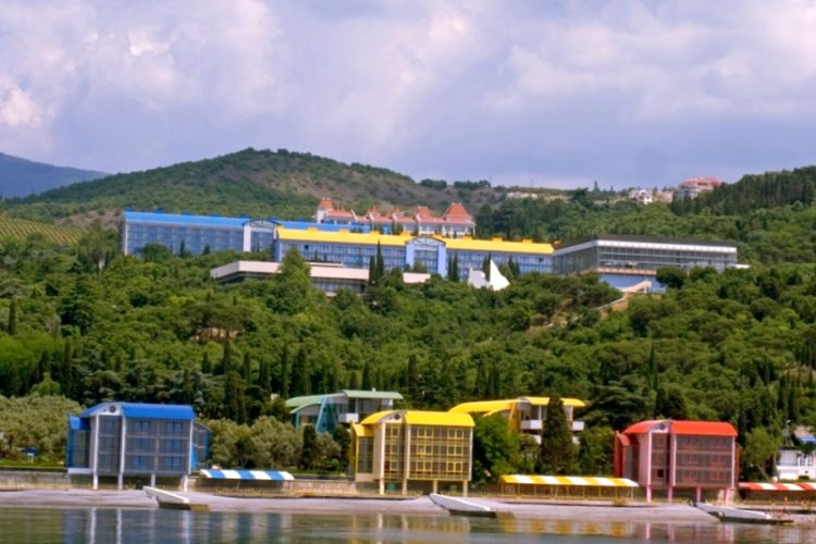 Озвучены цифры по продажам туров по детскому кэшбэку