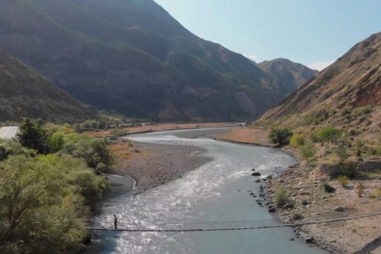 Житель Дагестана плевком охарактеризовал одежду туристов