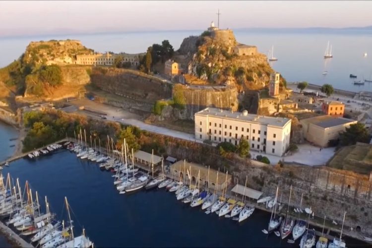 Греция начала озвучивать позитивные новости для туристов