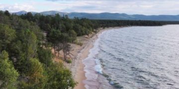 Туристов попросили не приезжать на озеро Байкал