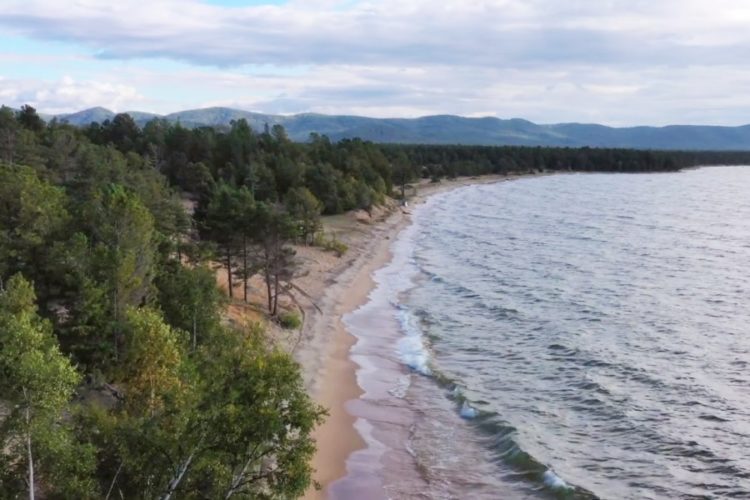 Туристов попросили не приезжать на озеро Байкал