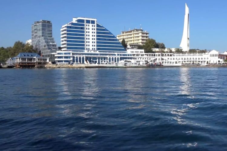 Крым накроют ливни - туристов снова предупредили