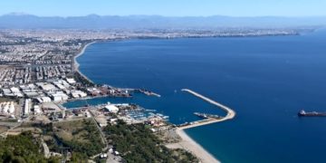 Туроператор объяснил, почему россияне платят за отдых больше